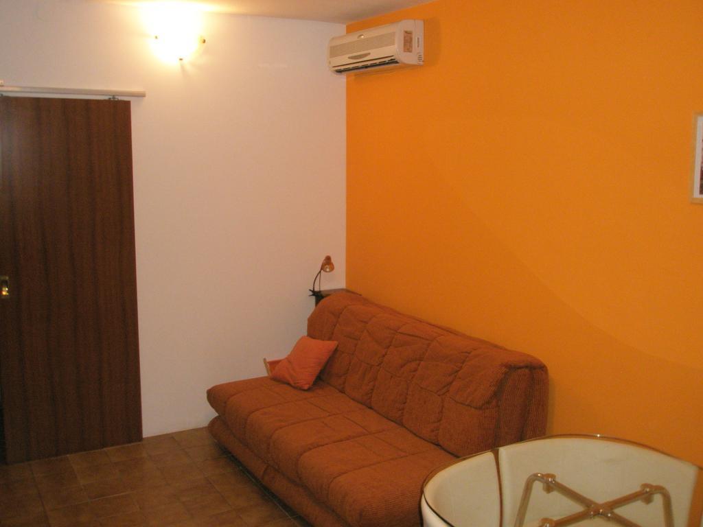Studio Apartment Jadranko Duga Uvala Krnica Cameră foto